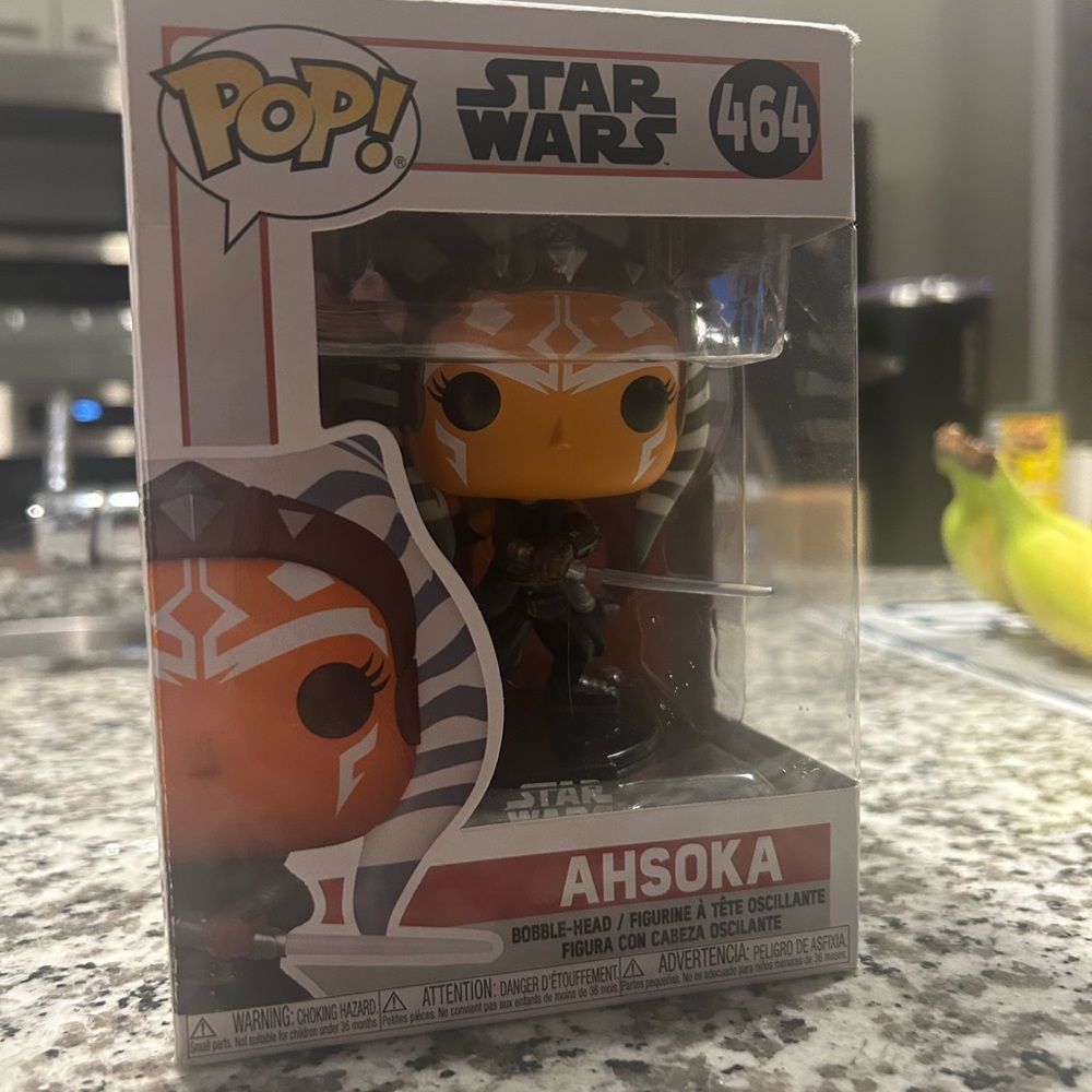 Funko Pop Ahsoka Figure Mandalorian Collection #464 - Picture 2 of 5
